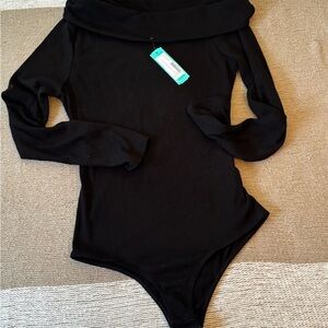 Off-Shoulder Black Ribbed Long-Sleeve Bodysuit